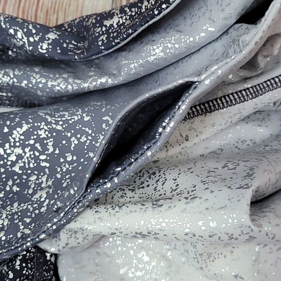 METALLIC Splatter Leggings - Picture 6 of 9